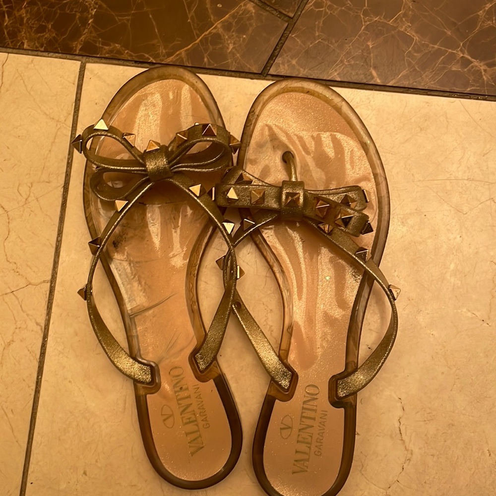 Valentino jelly rock stud flip flops size 37 gold shimmer